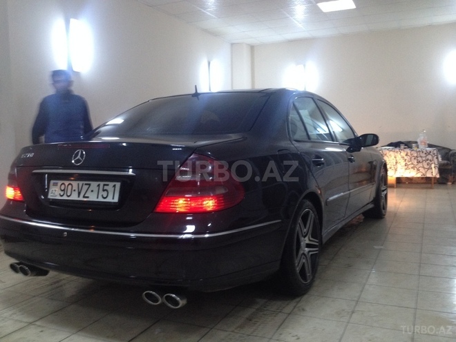 Mercedes E 270 2003, 236,000 km - 2.7 l - Bakı