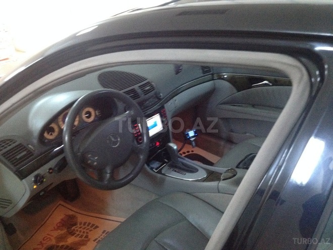 Mercedes E 270 2003, 236,000 km - 2.7 l - Bakı