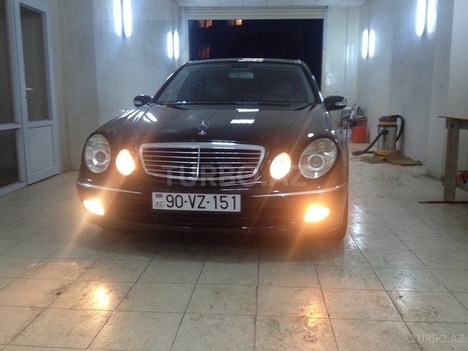 Mercedes E 270 2003, 236,000 km - 2.7 l - Bakı