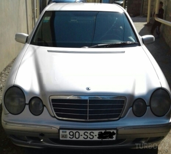 Mercedes E 220 2000, 189,000 km - 2.2 л - Bakı