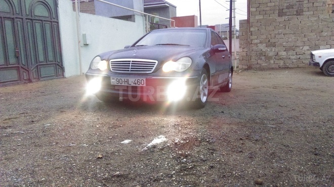Mercedes C 220 2001, 207,841 km - 2.2 l - Bakı