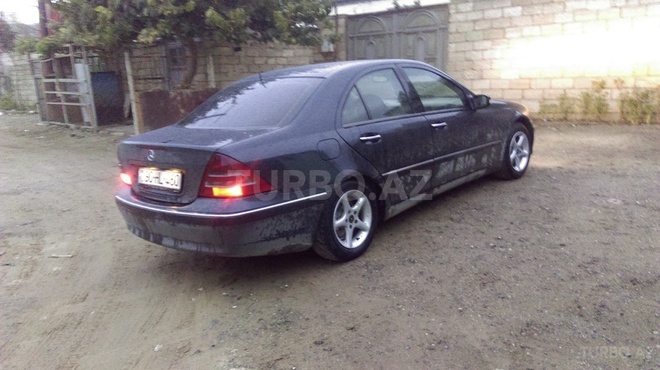 Mercedes C 220 2001, 207,841 km - 2.2 l - Bakı