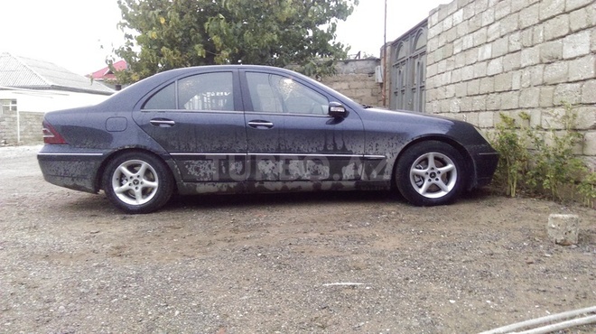 Mercedes C 220 2001, 207,841 km - 2.2 l - Bakı
