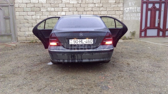 Mercedes C 220 2001, 207,841 km - 2.2 l - Bakı
