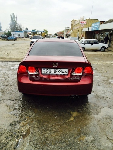 Honda Civic 2008, 115,000 km - 1.8 l - Quba