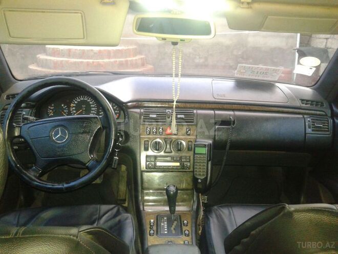 Mercedes E 320 1996, 4,332,132 km - 0.3 l - Bakı