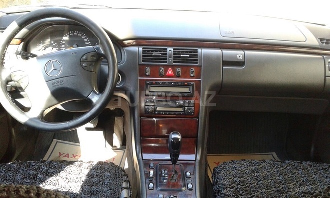 Mercedes E 220 2000, 188,000 km - 2.2 l - Bakı