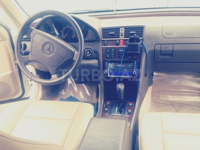Mercedes C 220 1995, 194,700 km - 0.4 l - Bakı
