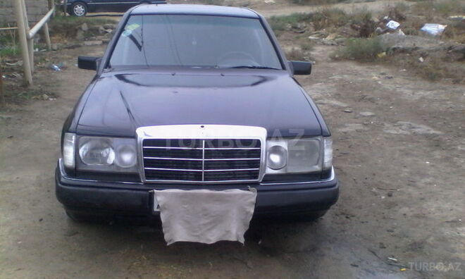 Mercedes E 200 1988, 300,000 km - 2.0 l - Bakı