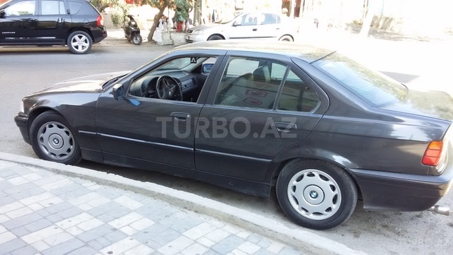 BMW 116 1992, 300,000 km - 1.6 l - Bakı