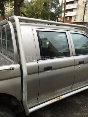Mitsubishi L200 2003, 203,000 km - 2.5 l - Bakı