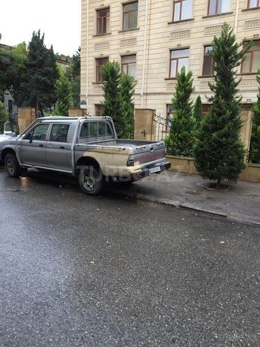 Mitsubishi L200 2003, 203,000 km - 2.5 l - Bakı