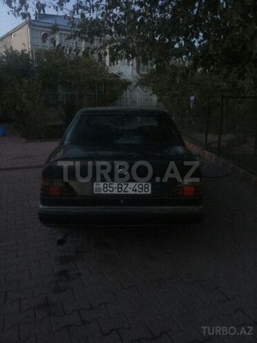 Mercedes E 250 1991, 200,000 km - 2.5 l - Naxçıvan