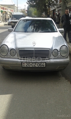 Mercedes E 240 1998, 260,000 km - 2.4 l - Gəncə