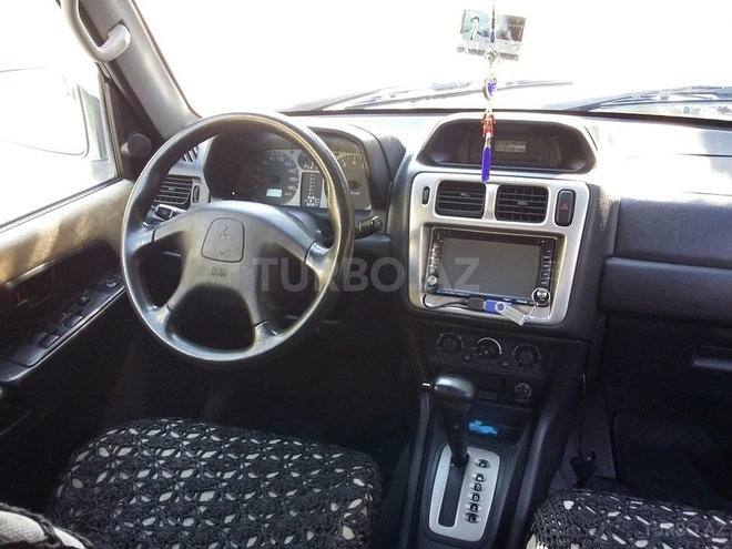 Mitsubishi Pajero io 2001, 156,000 km - 2.0 l - Bakı