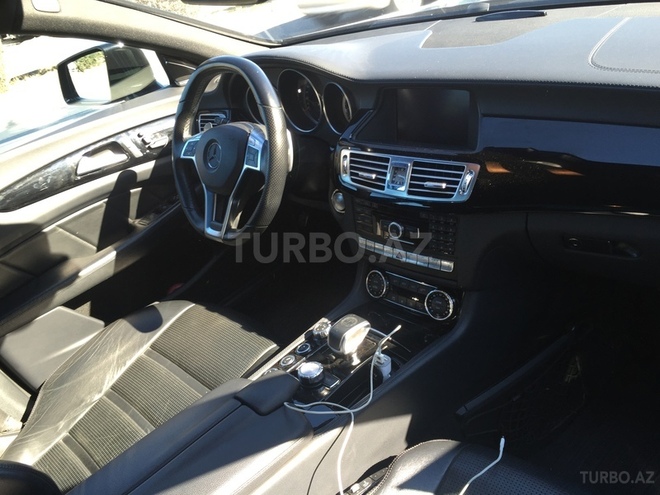Mercedes CLS 63 AMG 2014, 62,600 km - 5.5 l - Sumqayıt