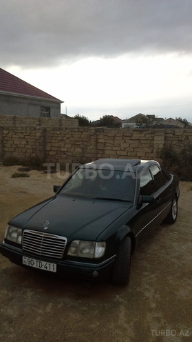 Mercedes E 220 1995, 299,820 km - 1.5 l - Bakı