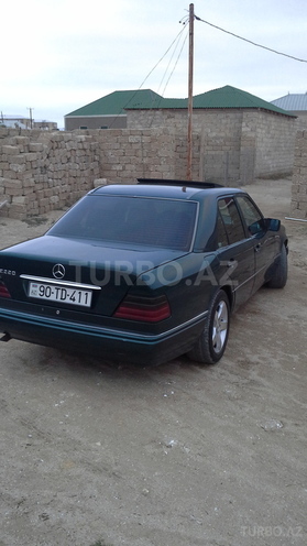 Mercedes E 220 1995, 299,820 km - 1.5 l - Bakı