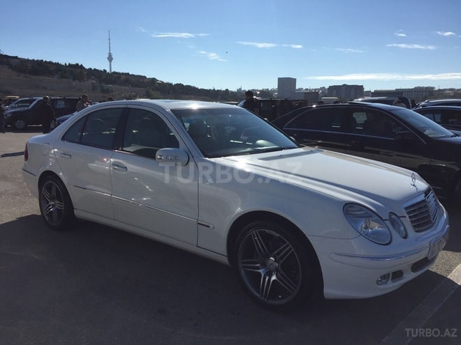 Mercedes E 240 2003, 194,500 km - 2.6 l - Bakı