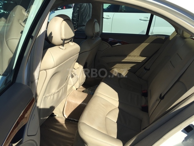 Mercedes E 240 2003, 194,500 km - 2.6 l - Bakı