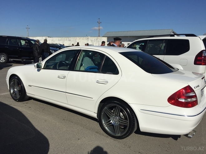 Mercedes E 240 2003, 194,500 km - 2.6 l - Bakı