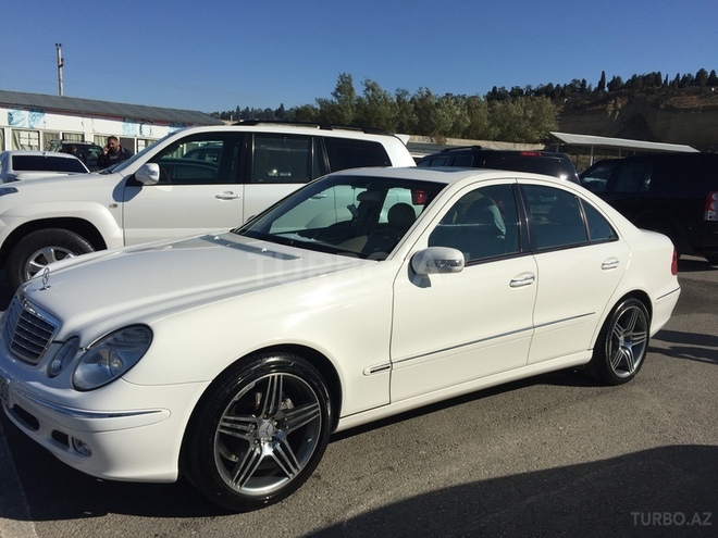 Mercedes E 240 2003, 194,500 km - 2.6 l - Bakı