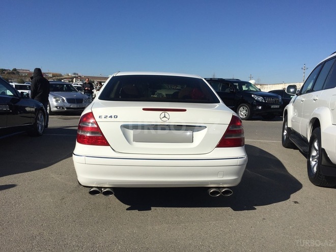 Mercedes E 240 2003, 194,500 km - 2.6 l - Bakı
