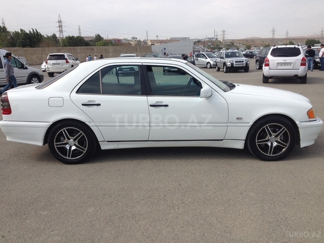 Mercedes C 230 1998, 233,000 km - 2.3 l - Bakı
