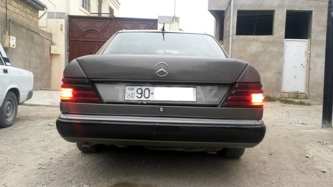 Mercedes E 200 1990, 760,000 km - 2.0 l - Bakı