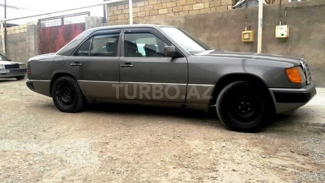 Mercedes E 200 1990, 760,000 km - 2.0 l - Bakı