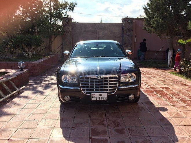 Chrysler 300C 2005, 51,000 km - 5.7 l - Bakı