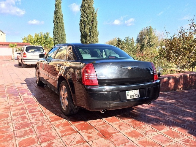 Chrysler 300C 2005, 51,000 km - 5.7 l - Bakı