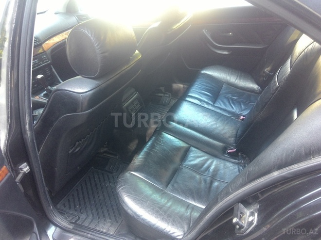 BMW 523 1997, 392,000 km - 2.5 l - Sumqayıt
