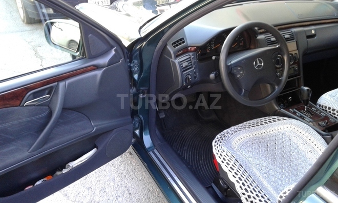 Mercedes E 270 2000, 239,000 km - 2.7 l - Bakı