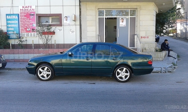 Mercedes E 270 2000, 239,000 km - 2.7 l - Bakı