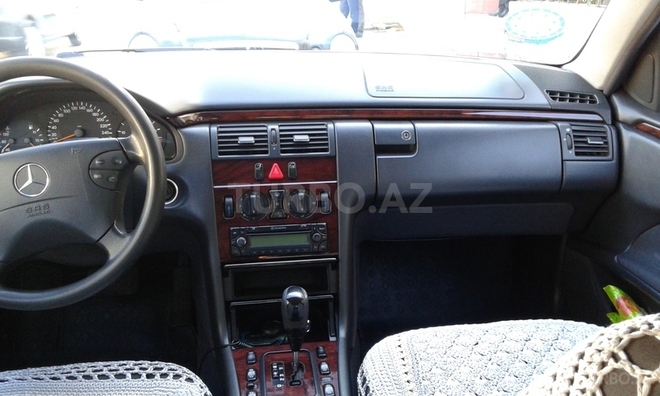 Mercedes E 270 2000, 239,000 km - 2.7 l - Bakı