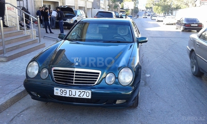 Mercedes E 270 2000, 239,000 km - 2.7 l - Bakı