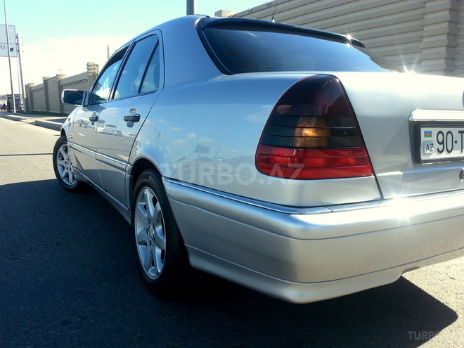Mercedes C 220 1998, 245,000 km - 2.2 l - Bakı