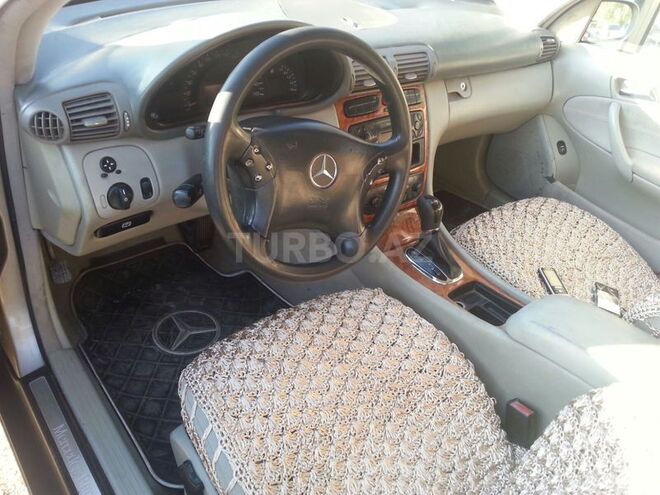 Mercedes C 200 2001, 260,000 km - 2.0 л - Sumqayıt
