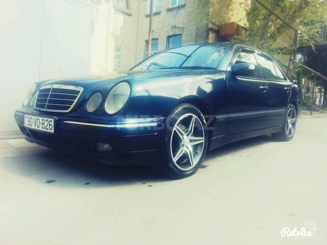 Mercedes E 220 2001, 256,000 km - 2.2 l - Bakı