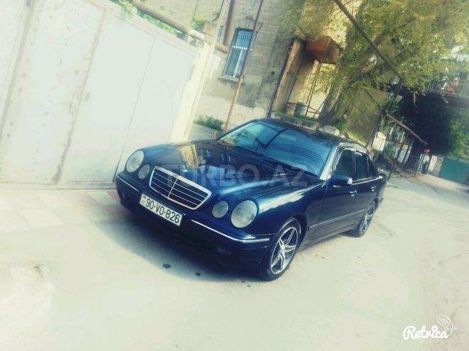 Mercedes E 220 2001, 256,000 km - 2.2 l - Bakı