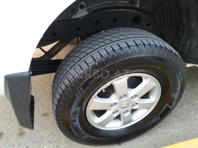 Mitsubishi L200 2012, 110,000 km - 2.5 л - Bakı