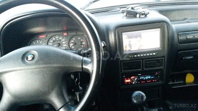 GAZ 31105 2004, 140,000 km - 2.3 l - Gəncə