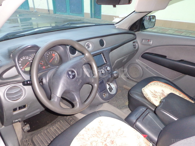 Mitsubishi Airtrek 2002, 190,000 km - 2.0 l - Mingəçevir
