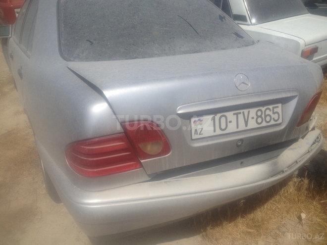 Mercedes E 230 1995, 290,000 km - 0.2 л - Bakı