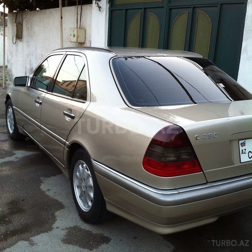 Mercedes C 230 1997, 162,000 km - 2.3 l - Bakı