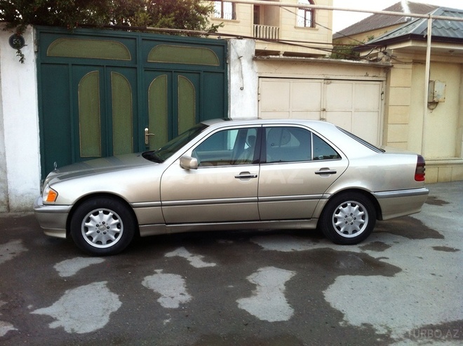 Mercedes C 230 1997, 162,000 km - 2.3 l - Bakı