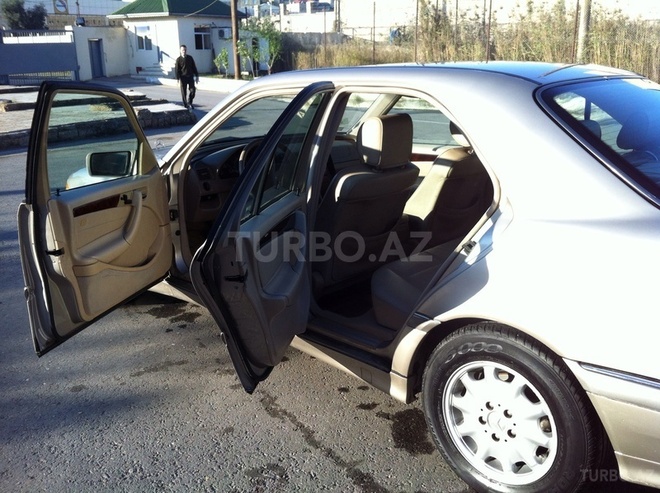 Mercedes C 230 1997, 162,000 km - 2.3 l - Bakı