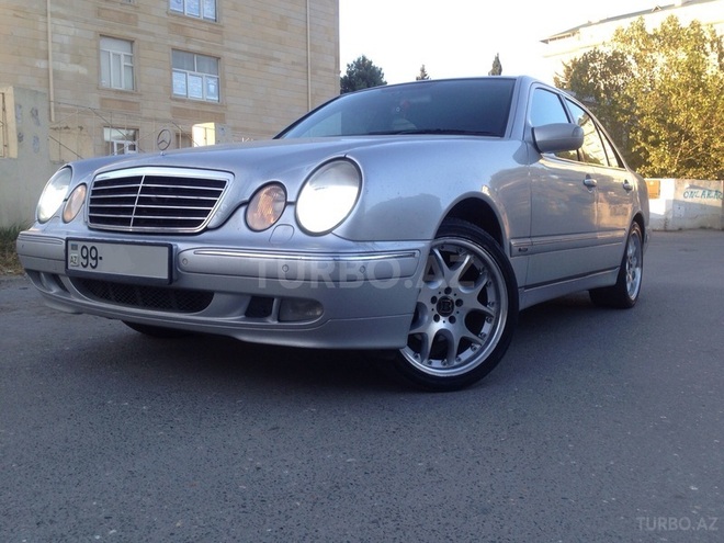 Mercedes E 220 2000, 245,000 km - 2.2 l - Bakı