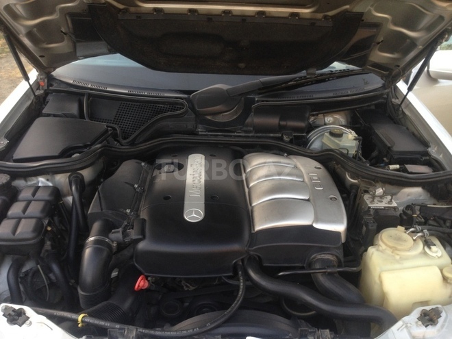 Mercedes E 220 2000, 245,000 km - 2.2 l - Bakı